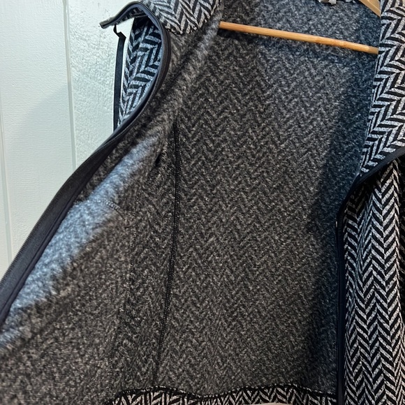 T By Talbots Zip Up Jacket black and white size small petite - Picture 5 of 9